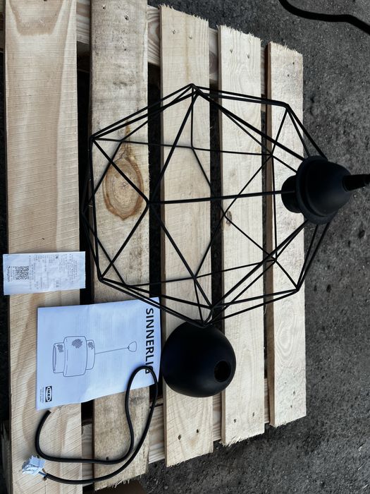 Продам нову люстру