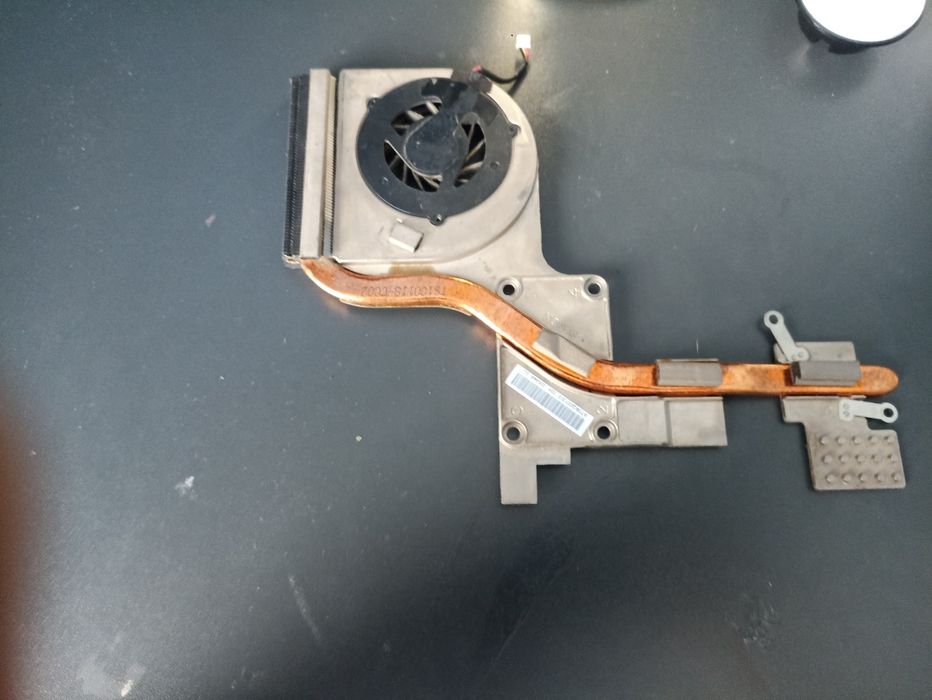 Продам охолоджуючу систему для ноутбуку