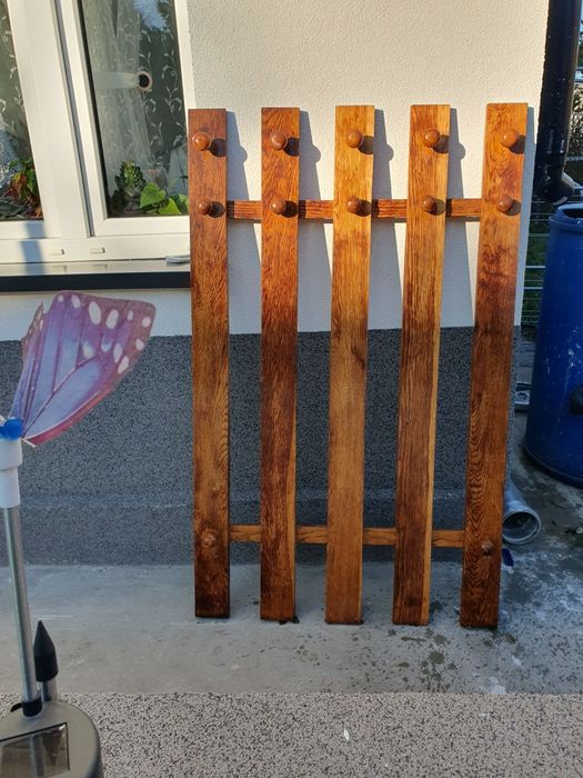 Wieszak ścienny drewniany