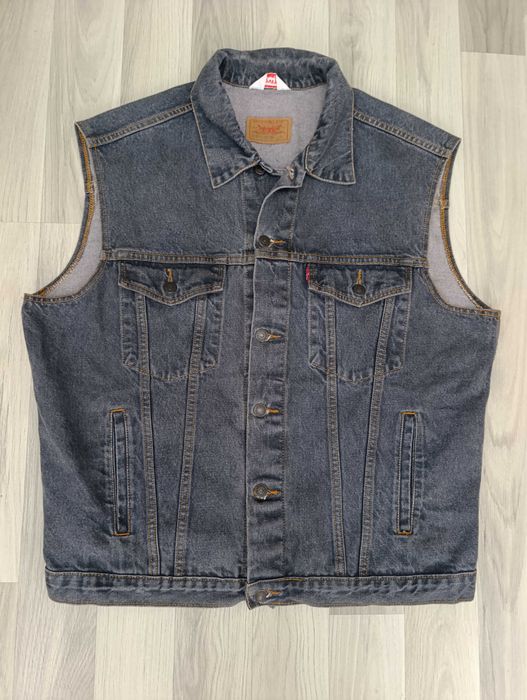 Жилетка чоловіча джинсова LEVIS розмір XL
