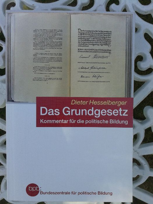 Sprzedam książkę "Das Grundgesetz - konstytucja Niemiec z komentarzem