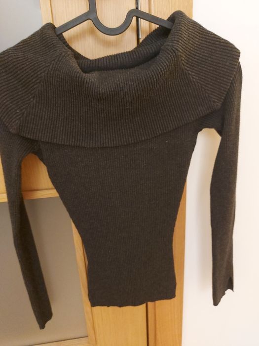 Szary sweter z kołnierzem Orsay. Rozmiar  32/XXS