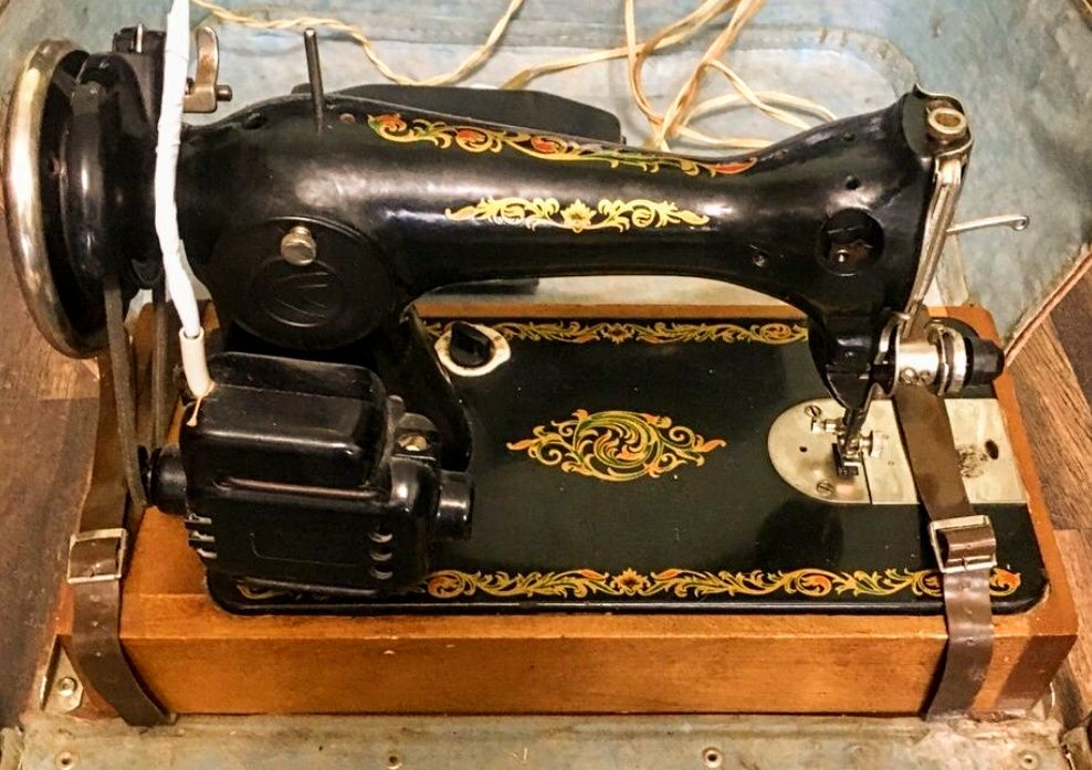 Швейная машина с электро приводом Подольск 2 М