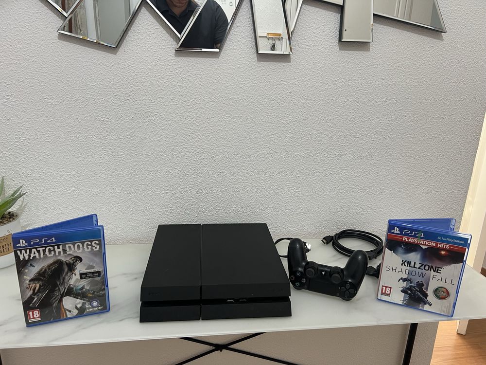 Playstation 4 + Comando + Jogos ( impecavel )