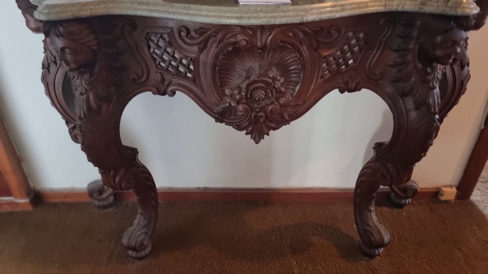 a à Mão com Tampo em Mármore Estilo Barroco Século XIX