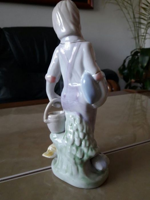 Porcelanowa figurka