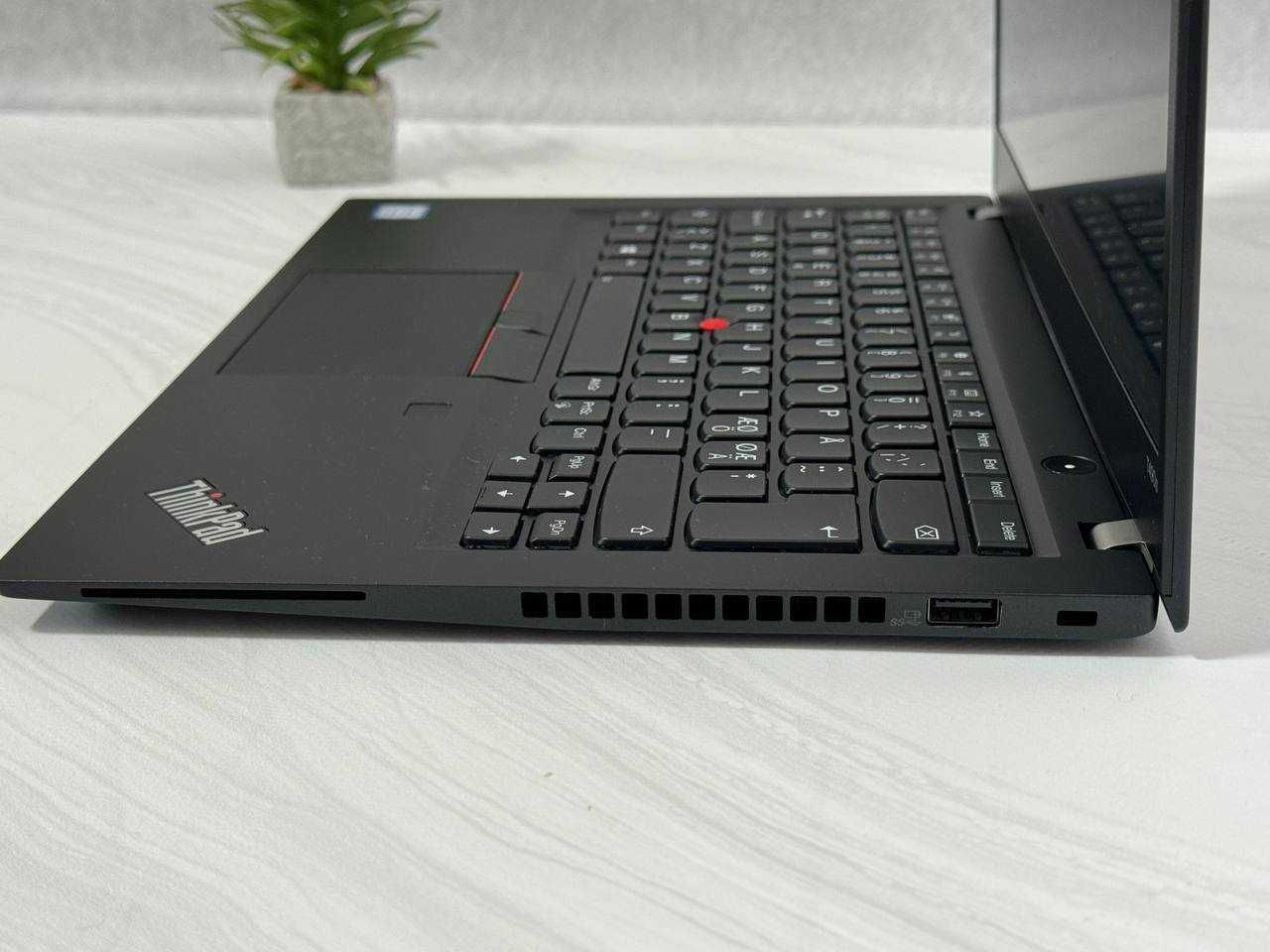 Lenovo T490s i5-8265U 8ram ssd 256  Full HD є засвіти