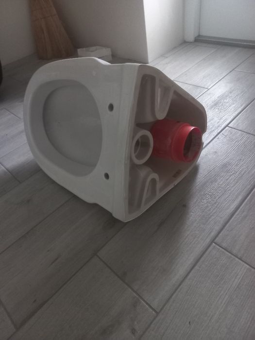 Продам підвісний унітаз
