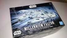 Modele plastikowe Star Wars Bandai Millennium Falcon 1:144