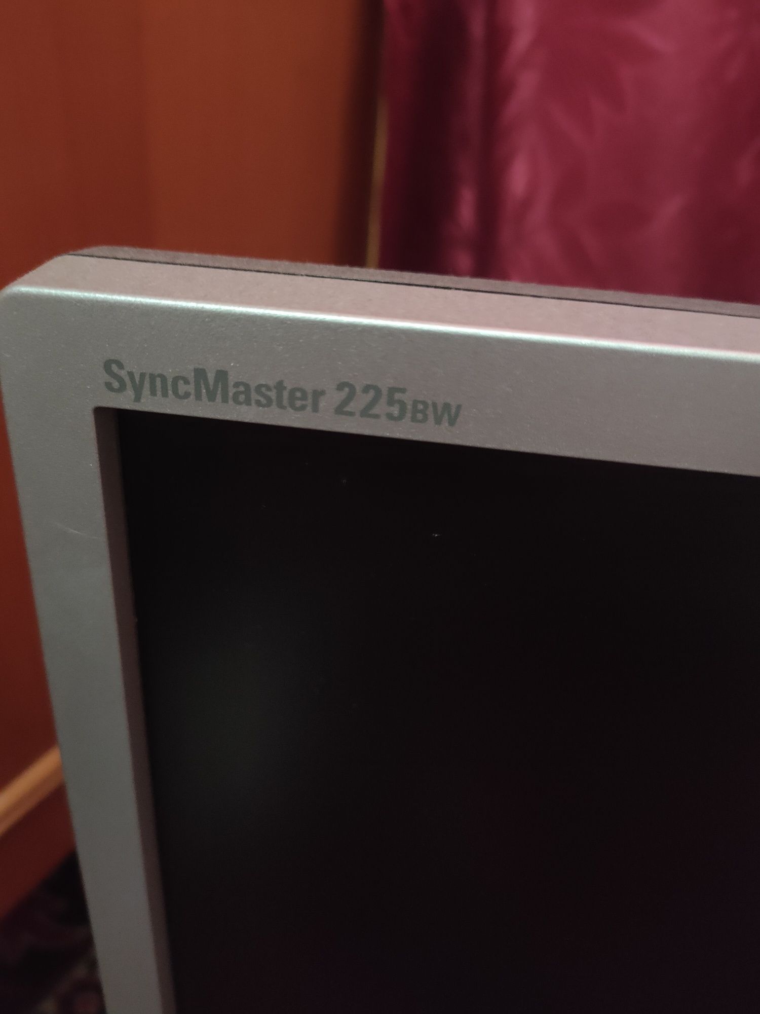 Монітор Samsung SyncMaster 225 BW