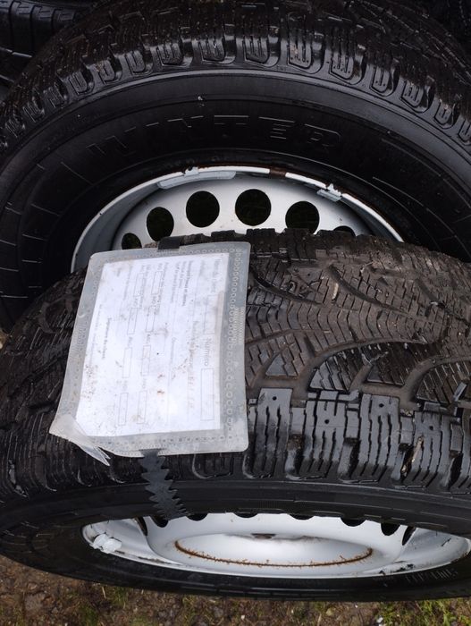 Mercedes Sprinter 906 felgi stalowe ET 62 opony zima r 16 2 sztuki