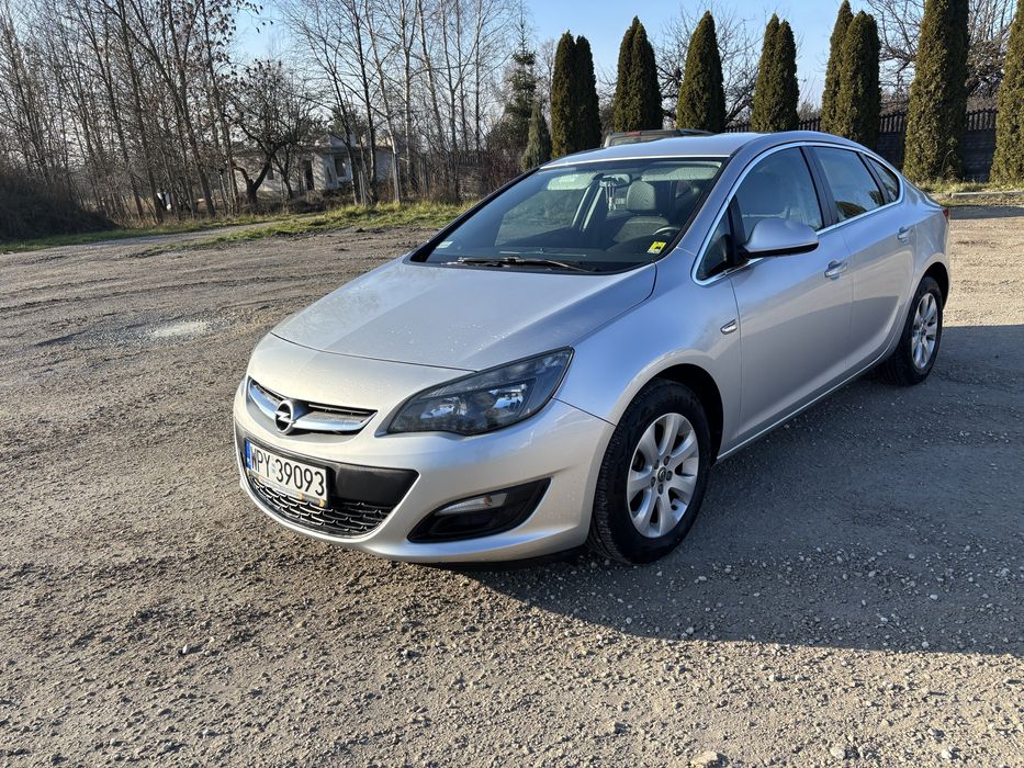 Astra j 1.4 turbo benzyna niski przebieg