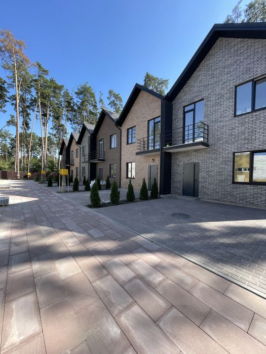 Кутовий таунхаус в Лісовій Бучі