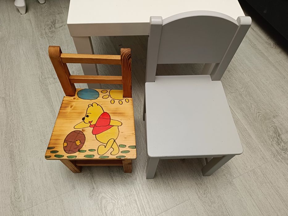 2 krzesełka plus stolik