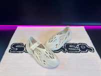 Yezzy Boost Foam Runner Ararat
