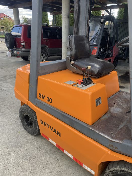 Вилочный Погрузщик Кара 3т