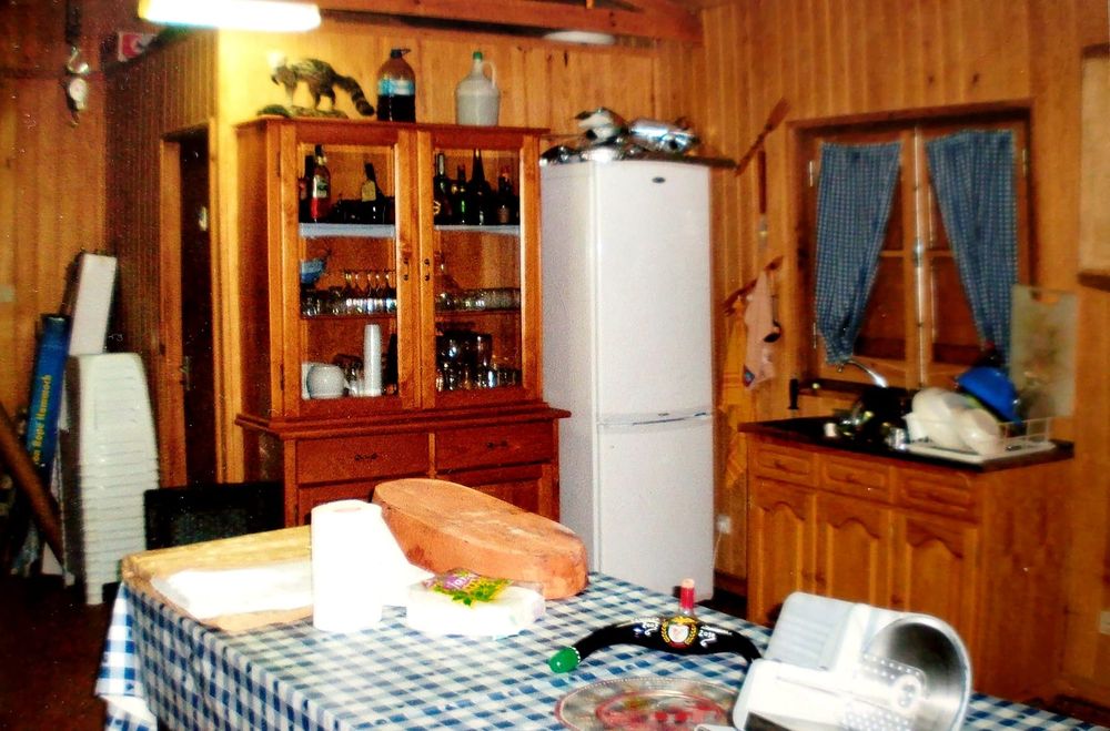 Terreno rústico com casa madeira de apoio ao parque lazer