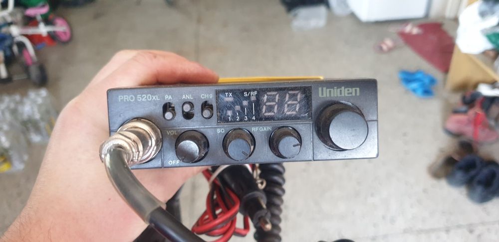 Co radio Uniden pro520 xl + antena
