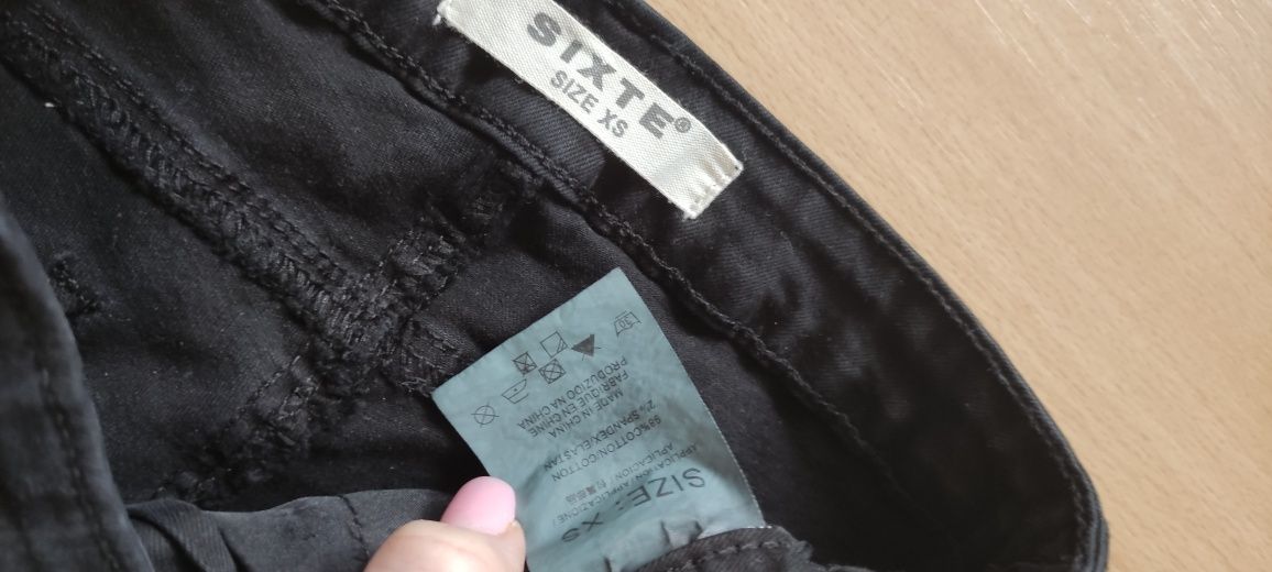 Jeansy Sixte skinny ćwieki r.XS czarne