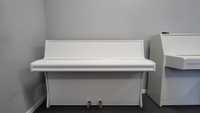 Białe pianino do małego pokoju Zeitter&Winkelmann