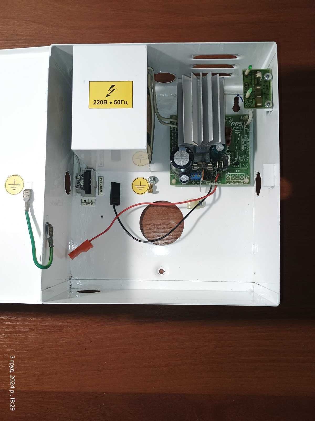 Аналоговый ИБП  IPS-1220 12В 2А  под аккумулятор 12 V 7А/ч