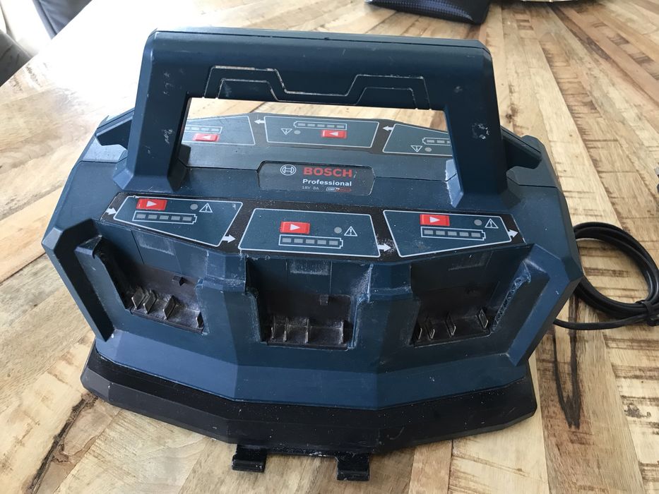 Bosch 18V 8A 6-Bay charger GAL18V6-80 Ładowarka szybkiego ładowania.
