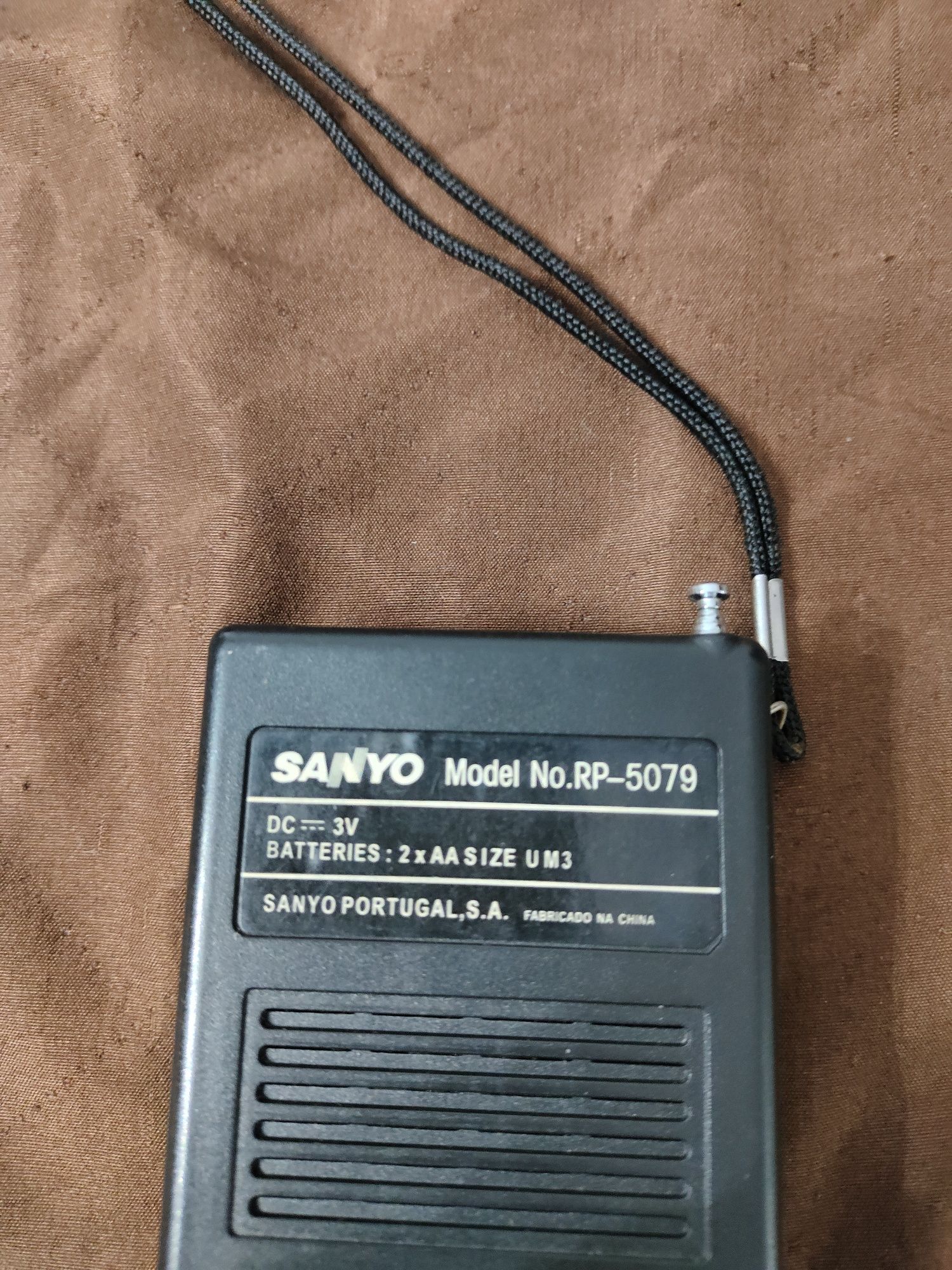 Rádio de bolso a pilhas sanyo