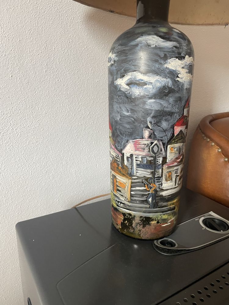 Candeeiro em Garrafa de Vidro Pintada