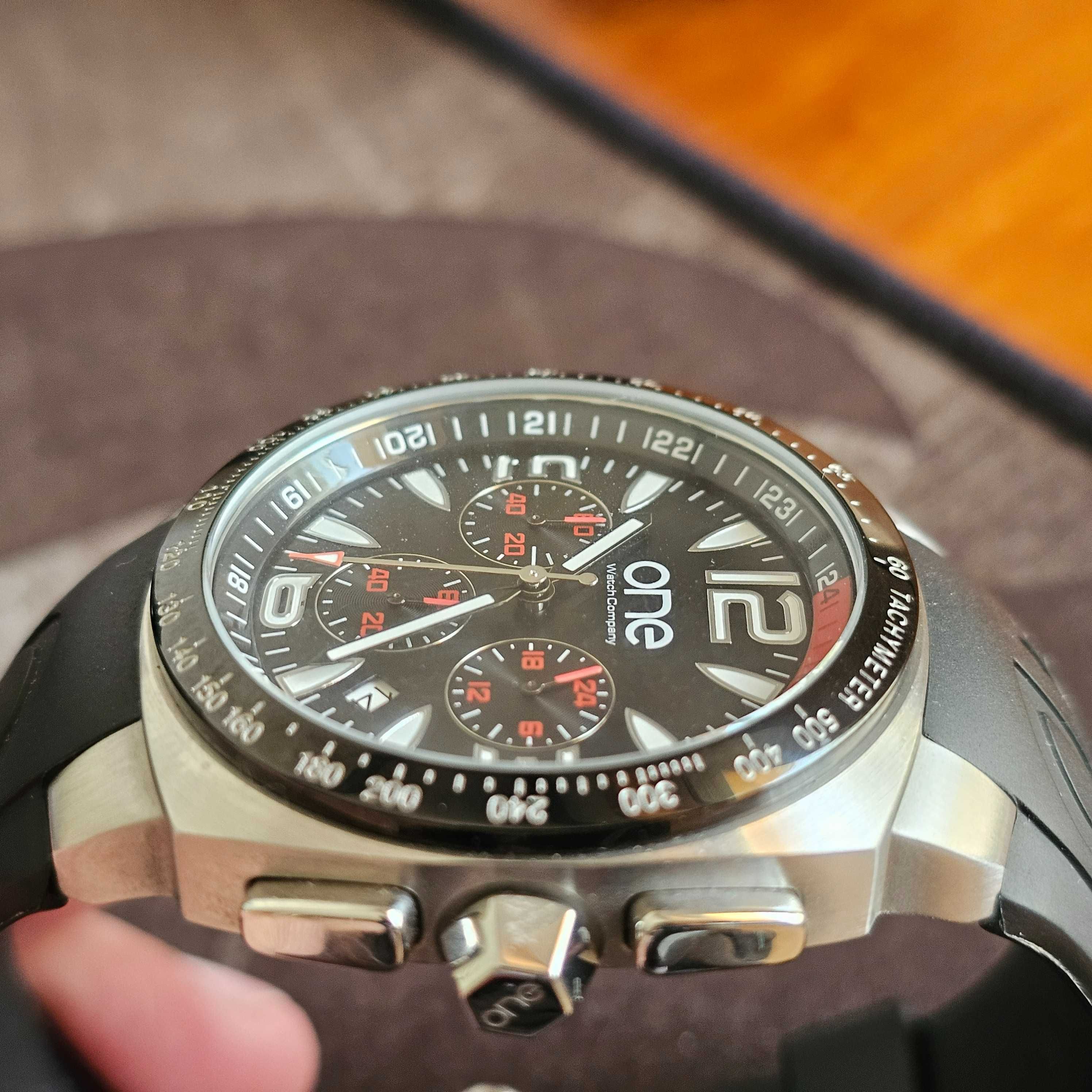 Relógio ONE Explorer 10ATM Water Resistant