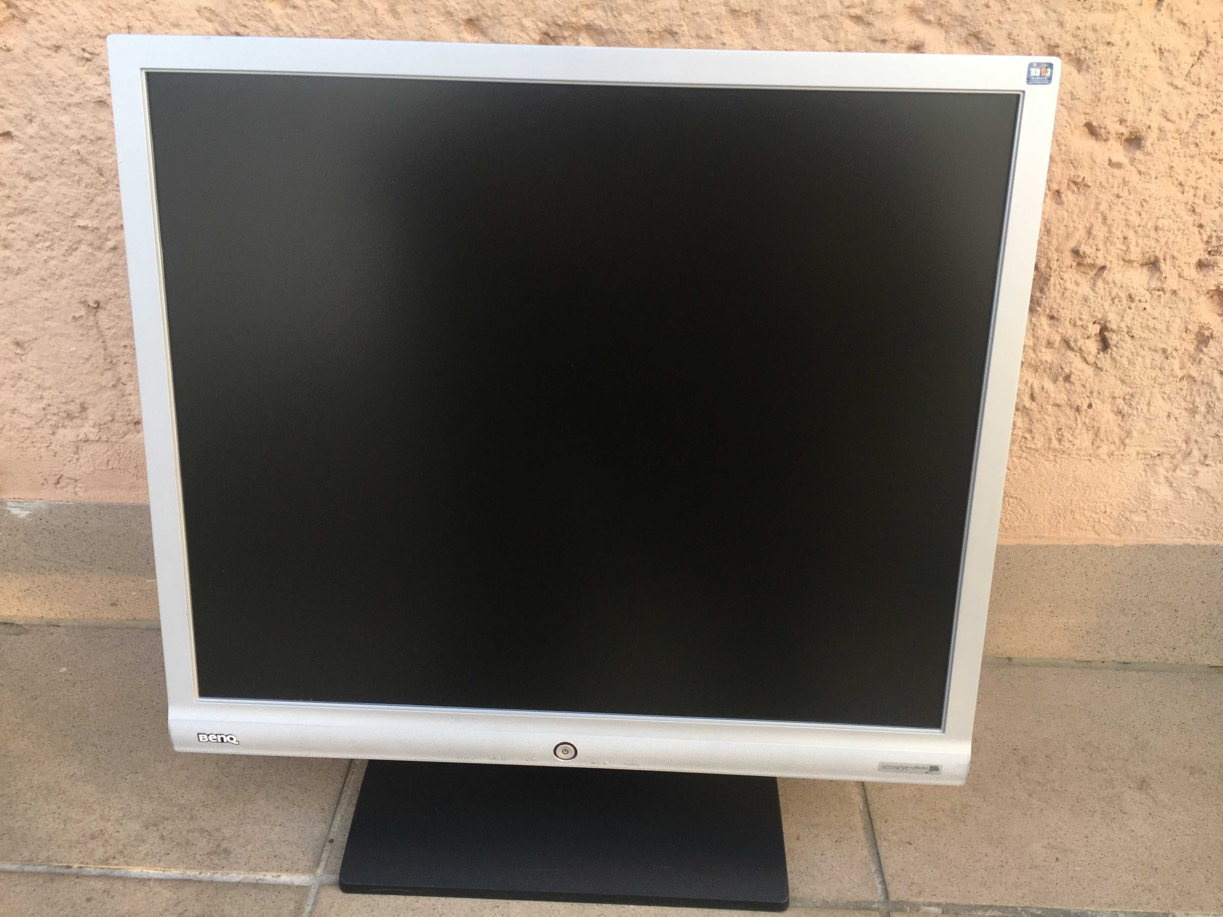 Monitor komputerowy LCD Benq 19” cali G900 800:1 VESA monitoring