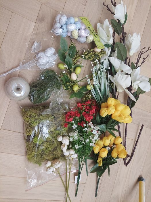 Duży zestaw sztucznych kwiatów, mech, ozdowby do strojenia