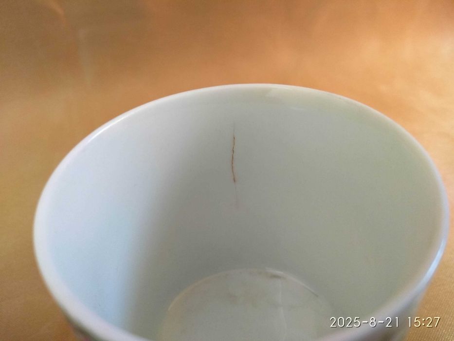 Кофейные чашки в подстаканниках с блюдцами. Италия