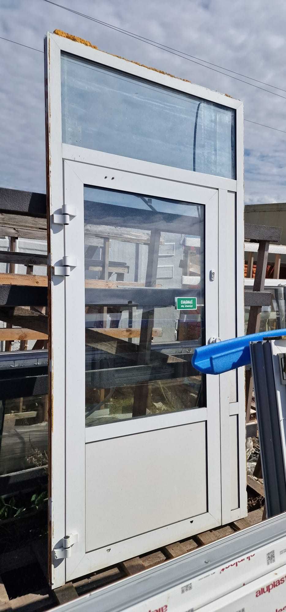 Drzwi wejściowe aluminiowe przeszklone z demontażu