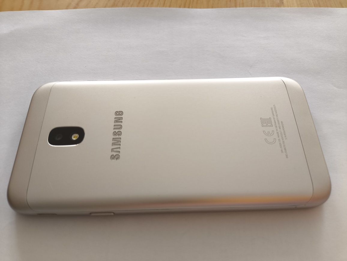 Продам смартфон Samsung Galaxy j330 2017 Duos Gold в ідеальному стані.
