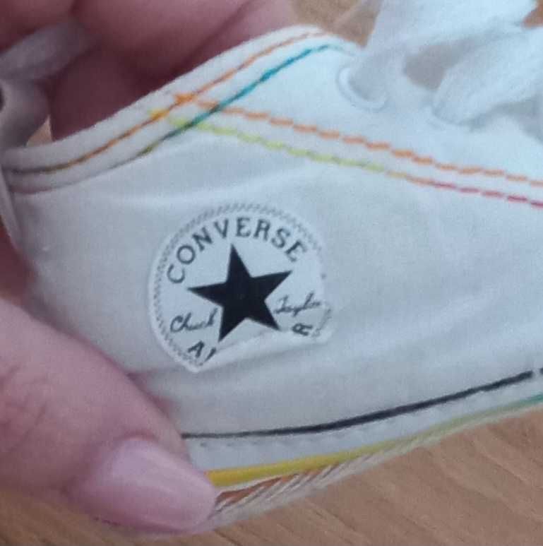 Niechodki Converse r. 19 + gratis