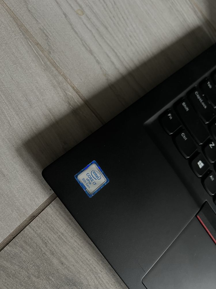 Lenovo ThinkPad T490s i7