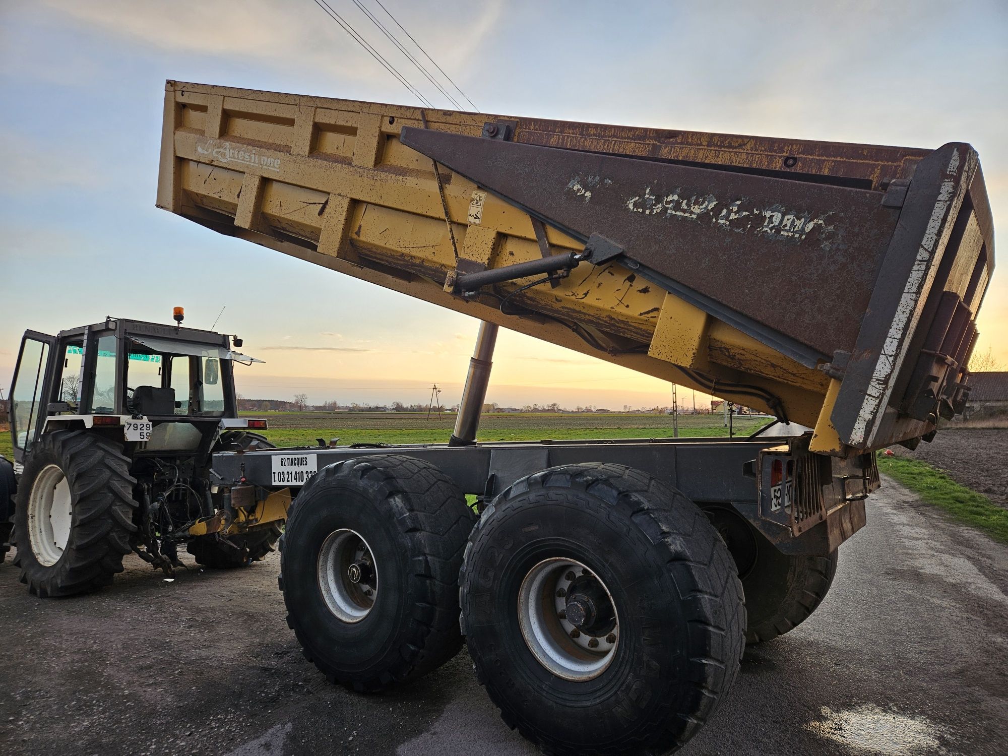 Przyczepa budowlana skorupowa demarest 18 ton joskin