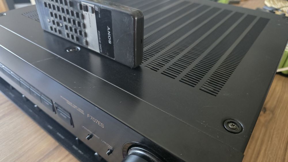 Wzmacnia Sony F707ES
