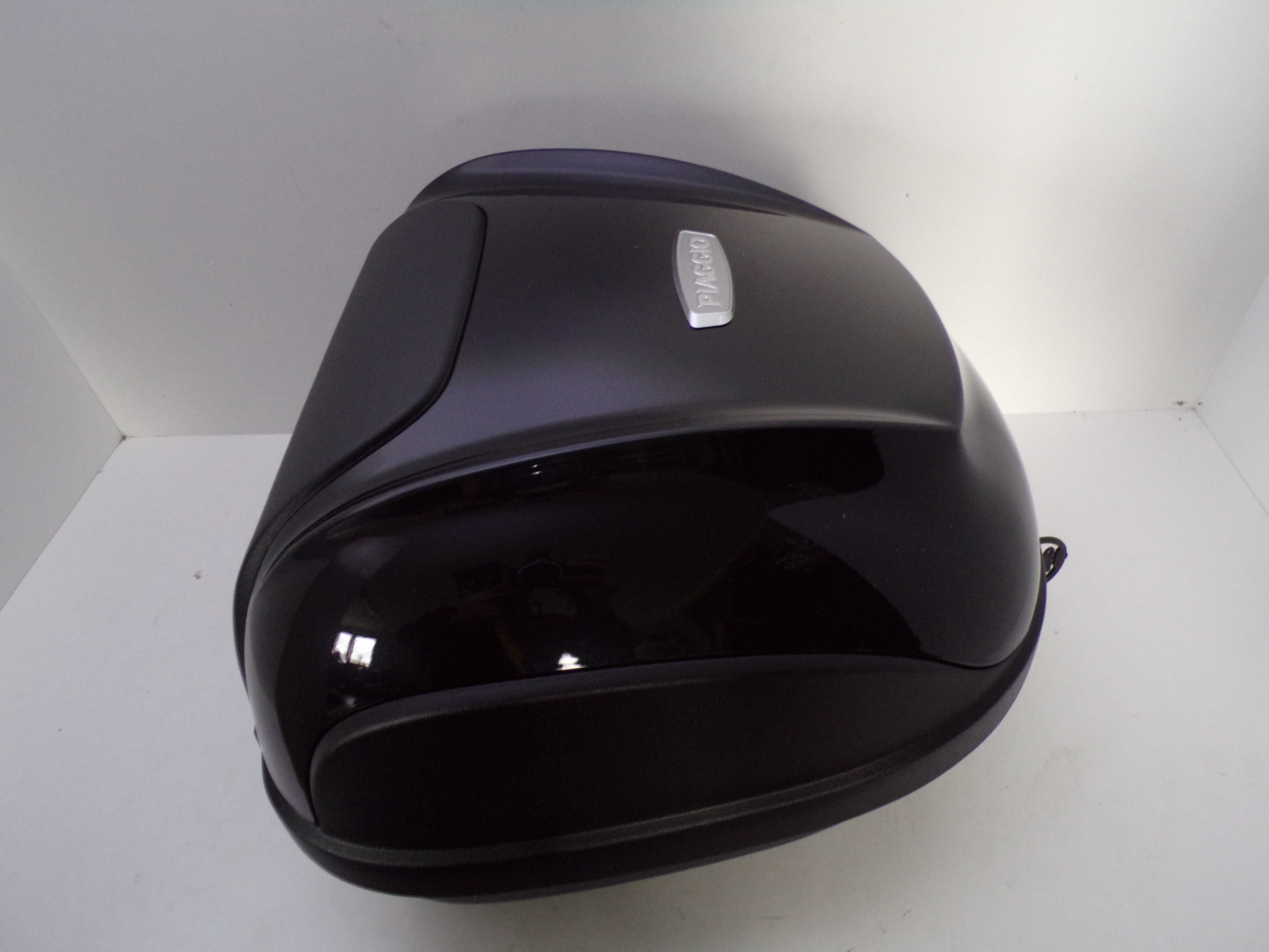 Oryginalny Kufer Piaggio Liberty Medley Kolor Czarny Nowy 32L "NERO"