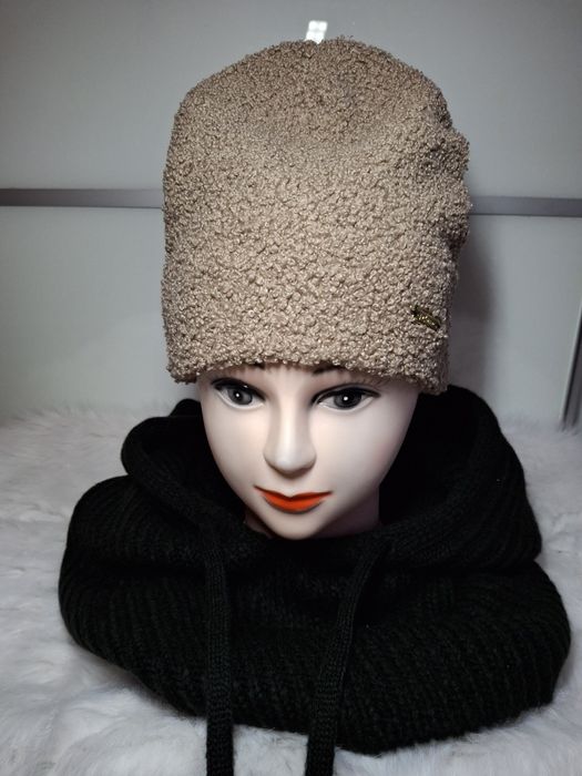 Czapki kominy damskie