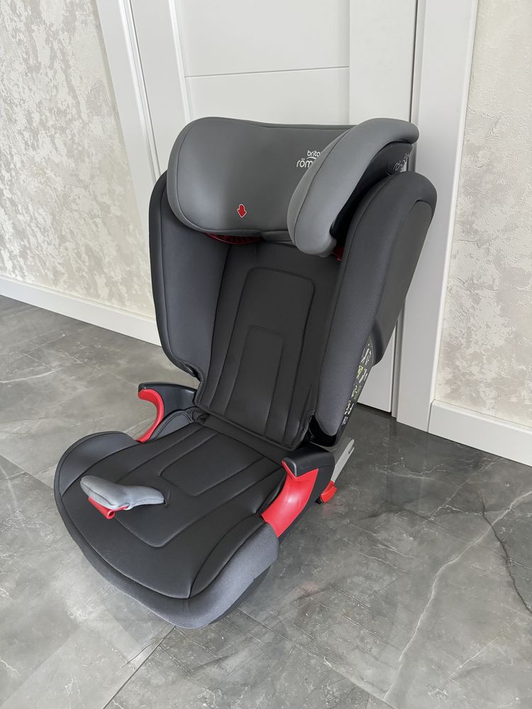 Автокрісло Britax Römer KIDFIX2 R