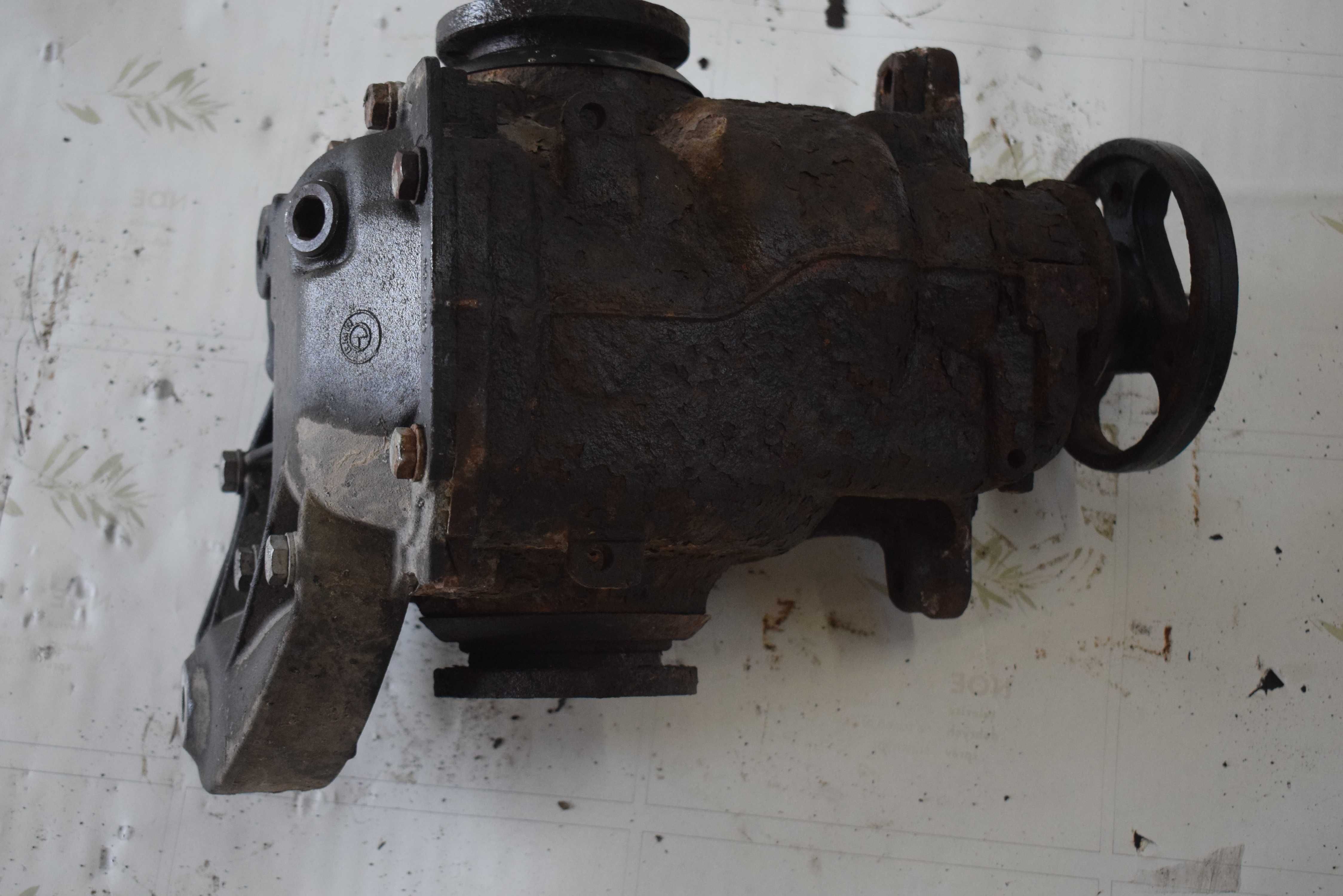 dyfer most tył tylny BMW 3 E91 E90 2.0 N47D20C 08r. 757.2800. 3.23
