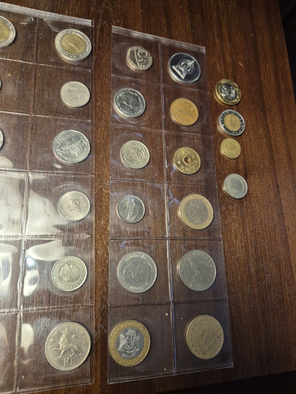 Продается набор монет разных стран