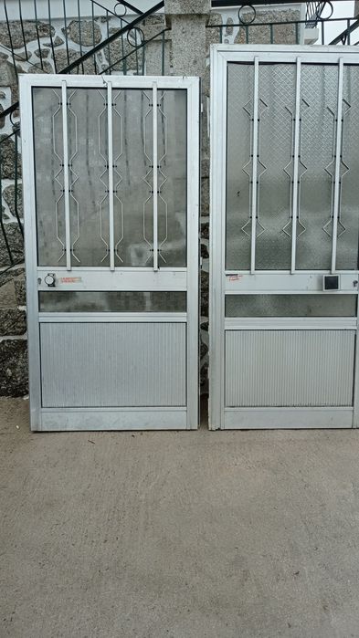Vendo porta alumínio 49€