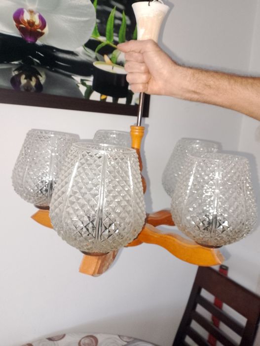 Stylowy żyrandol z czasów PRL