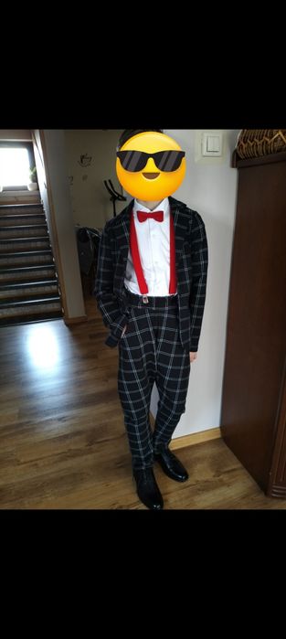 Sprzedam garnitur chłopięcy 140/146