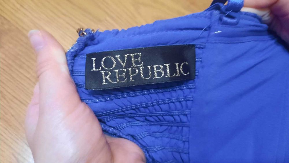 Красивое нарядное платье размер 40-42