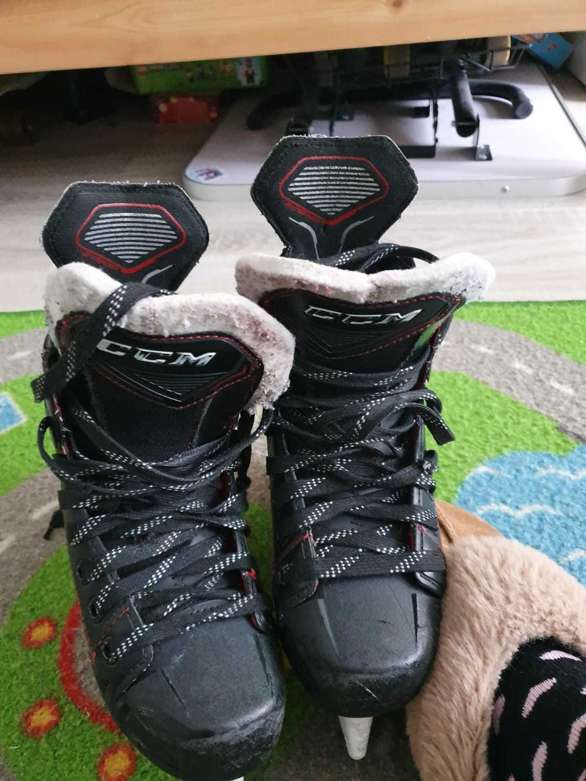 Łyżwy hokejowe CCM Jetspeed FT470 roz.33 EU