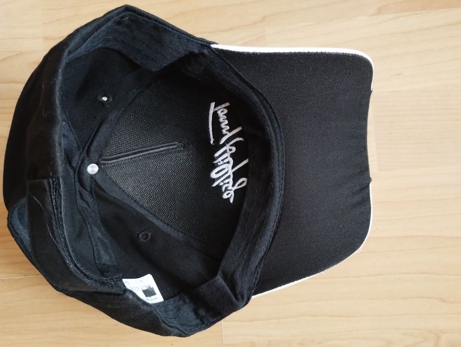 Tommy, nowa czapka bejsbolowka