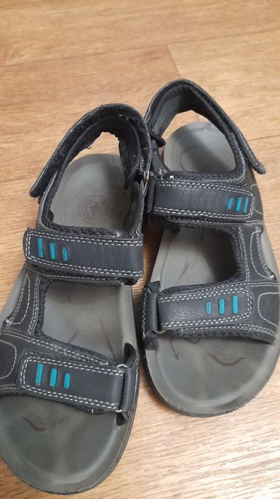 ППродам босоніжки в гарному стані 36р